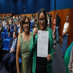 03-09 - Solenidade de Entrega de Certidões - Advogados (as) e Estagiários (as)