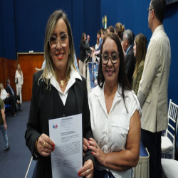 03-09 - Solenidade de Entrega de Certidões - Advogados (as) e Estagiários (as)