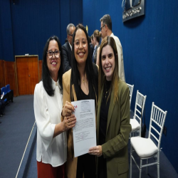 03-09 - Solenidade de Entrega de Certidões - Advogados (as) e Estagiários (as)